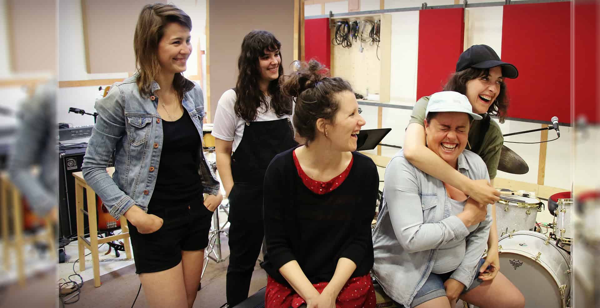 Louve: Girl Power