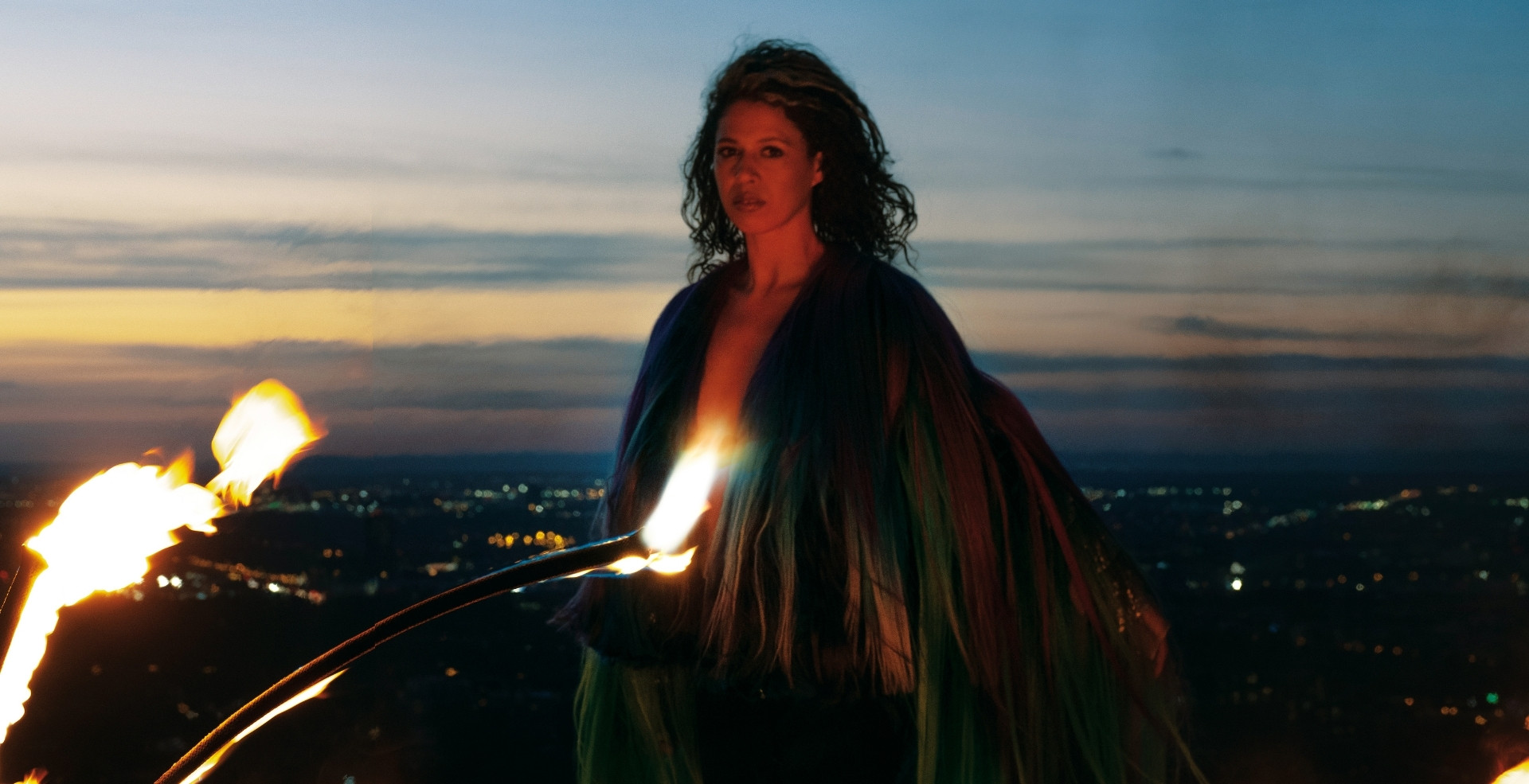 Video: La Bronze presents Vis-Moi