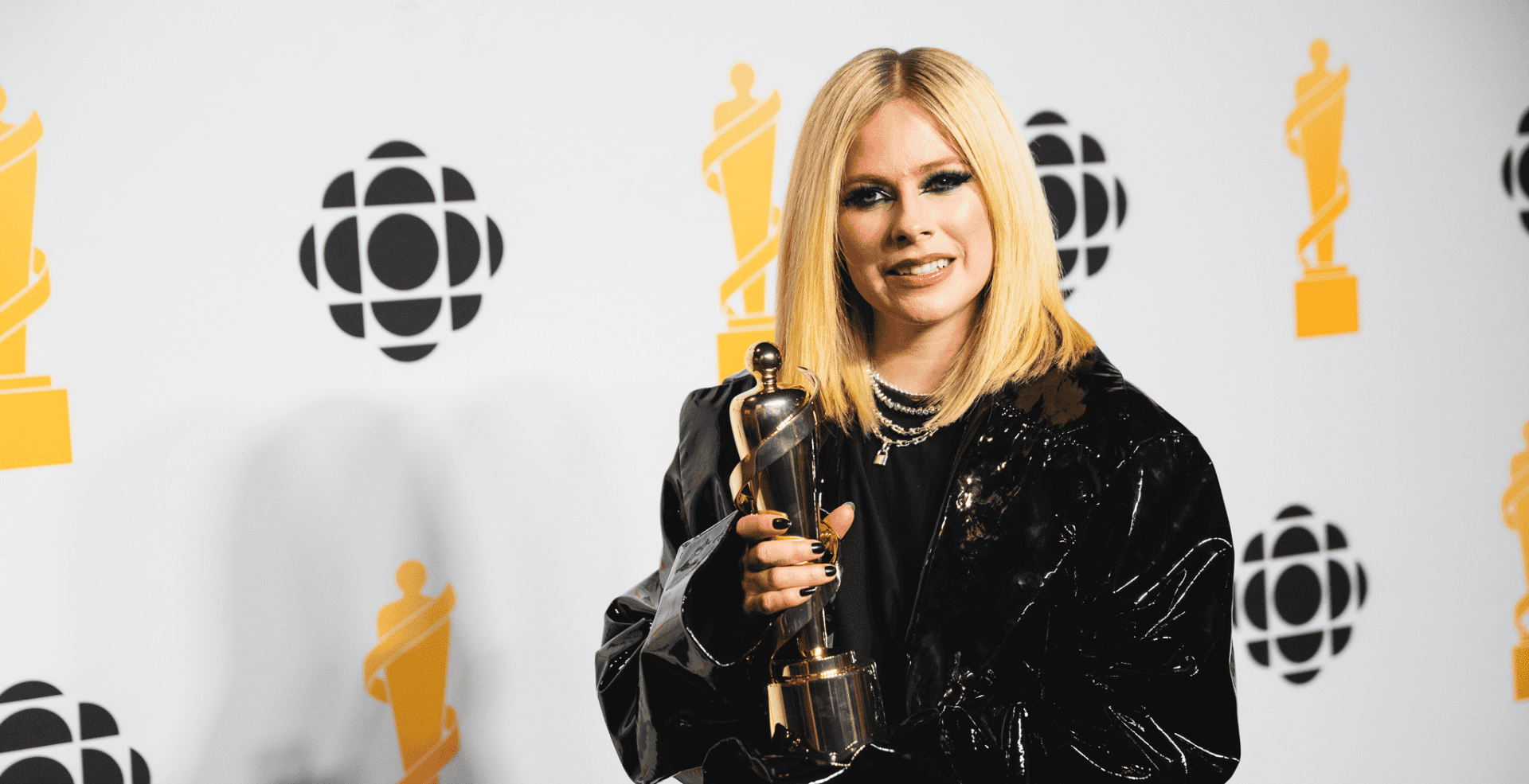 Avril Lavigne inducted into Canada’s Walk of Fame