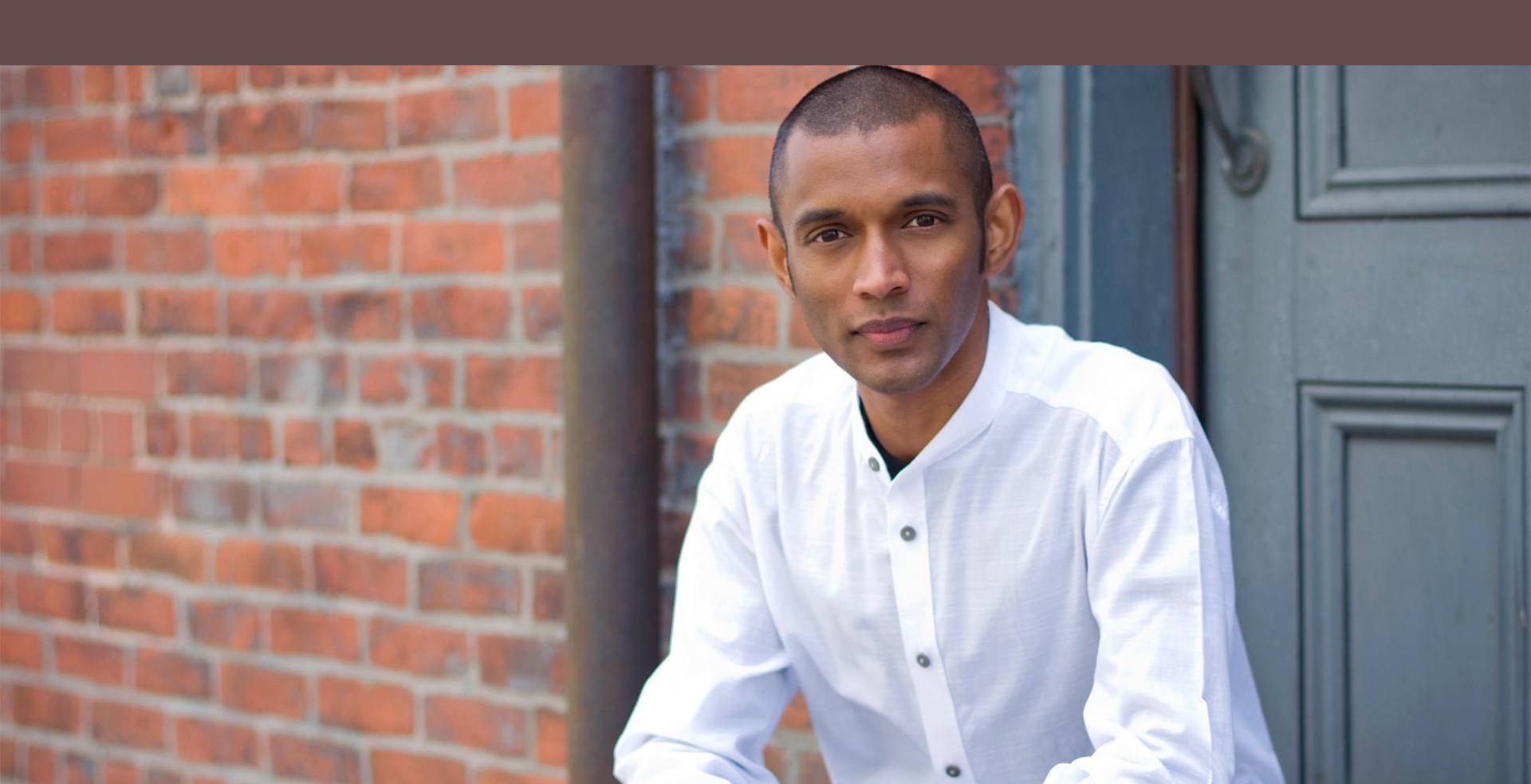 Dinuk Wijeratne unifie la musique de multiples cultures sur « Identity »