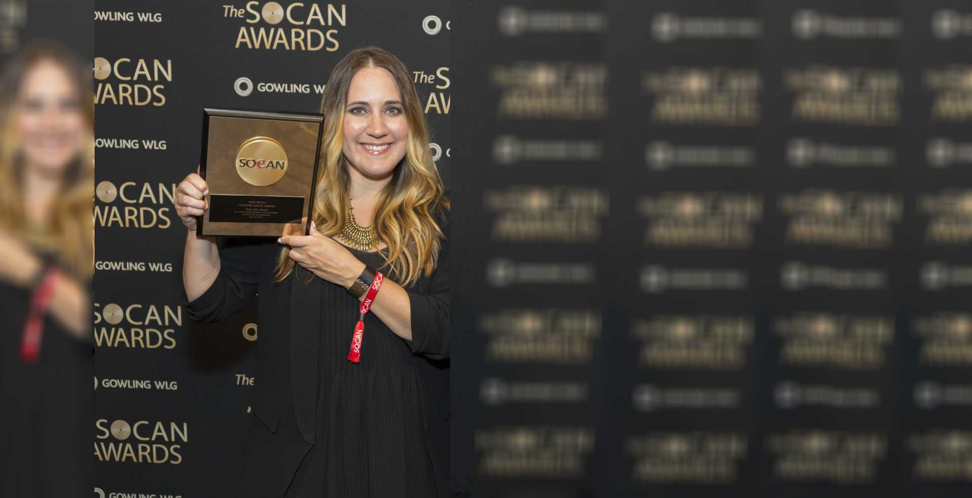 Deux BMI Country Music Awards pour Kelly Archer, un pour Tebey