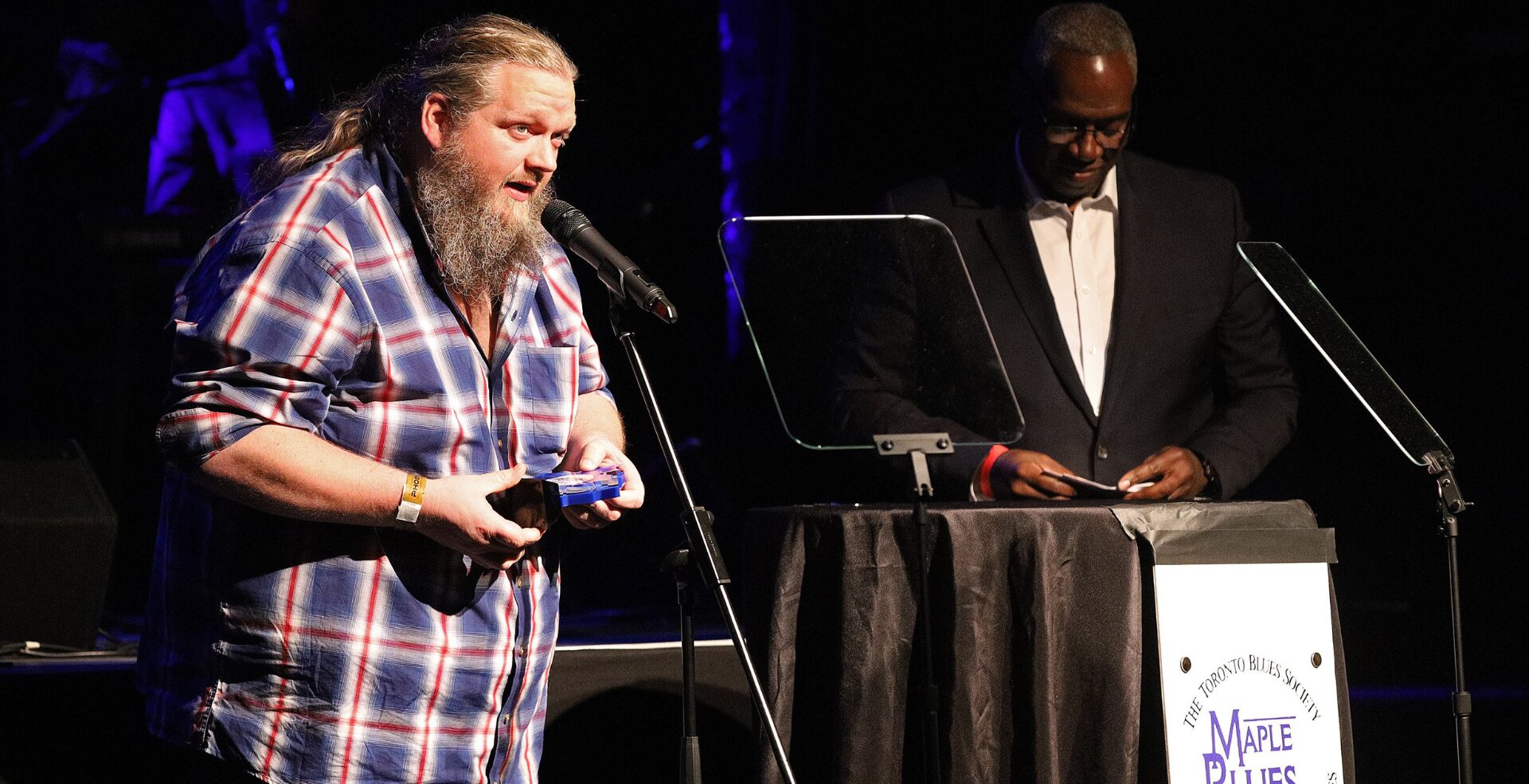 Matt Andersen remporte le trophée l’auteur-compositeur de l’année SOCAN aux Maple Blues Awards 2024
