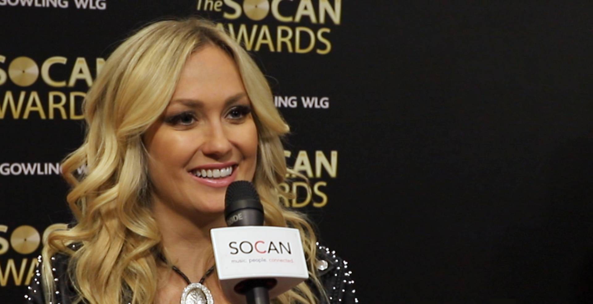 Meghan Patrick remporte trois prix, dont celui présenté par la SOCAN, aux CMAO Awards