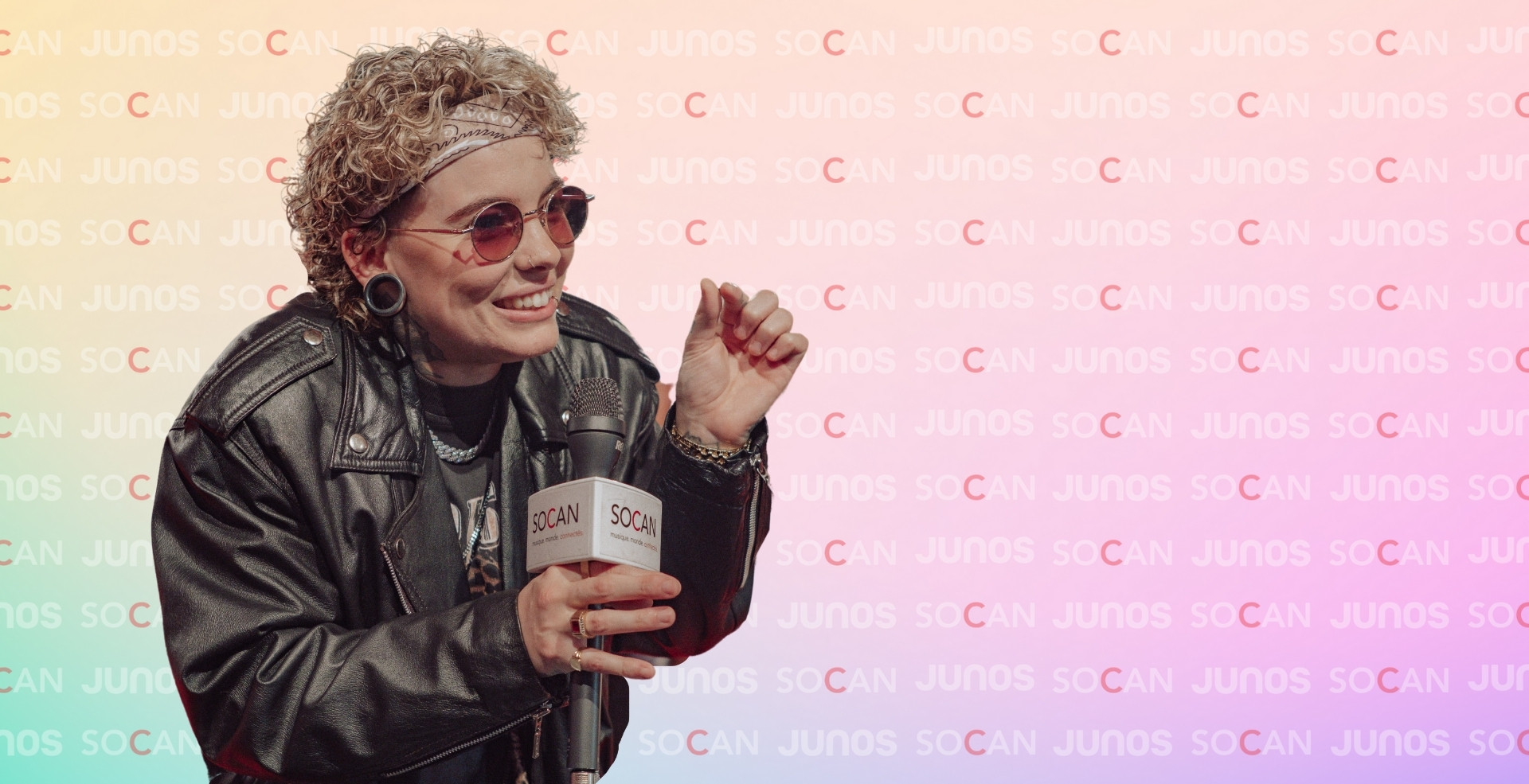 Vidéo : JUNOs 2022 – Roxane Bruneau fait bonne impression… à sa manière