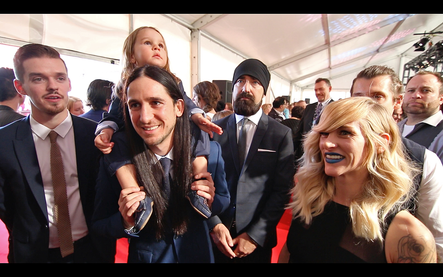 JUNOS 2016 : Walk Off the Earth