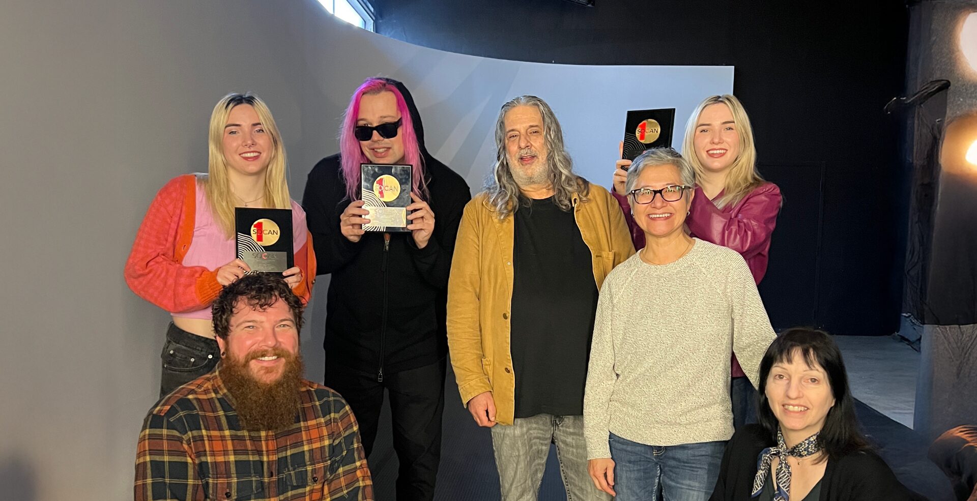 La SOCAN remet un Prix no. 1 SOCAN à FIONN
